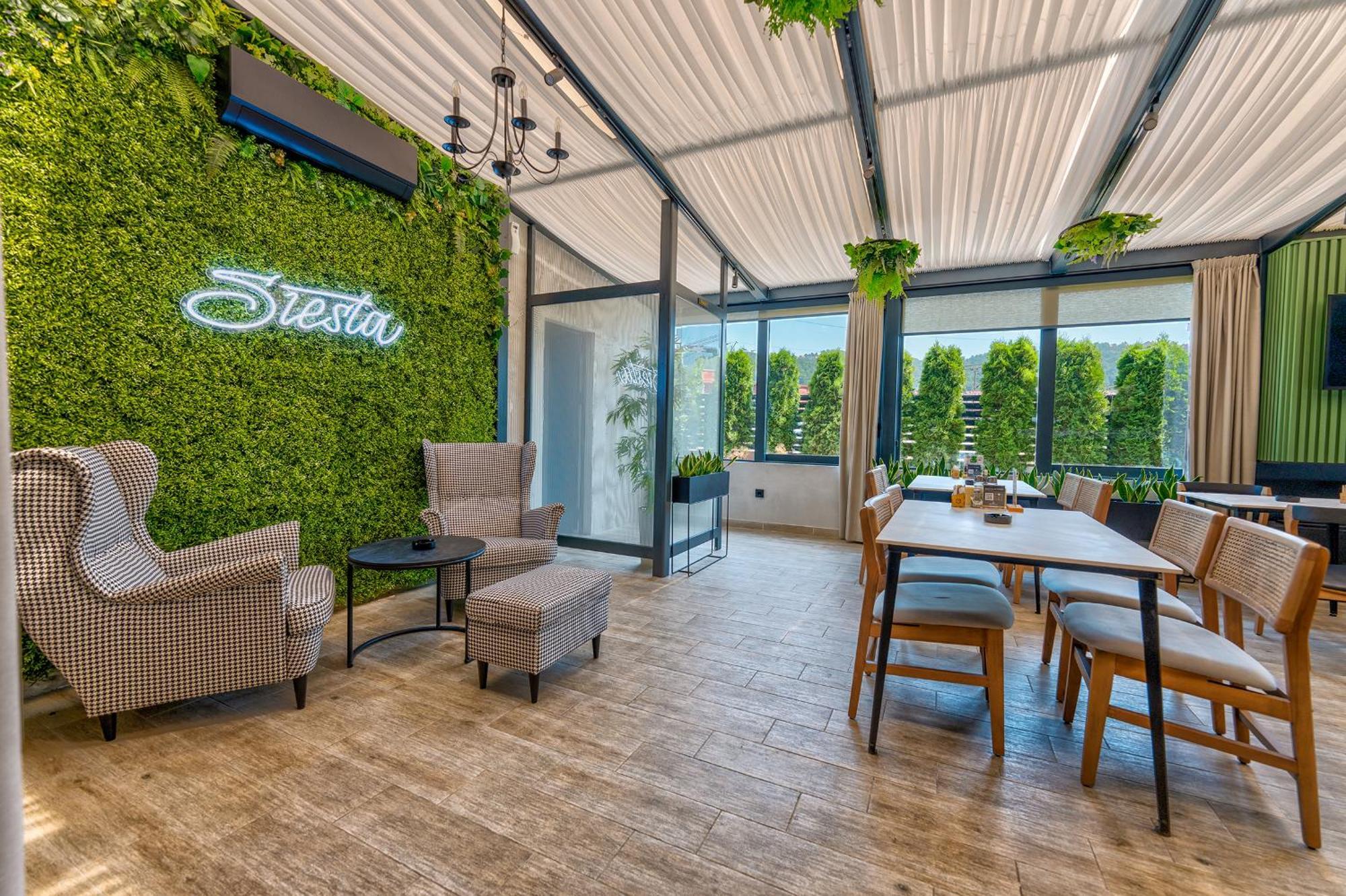 Hotel Siesta Uzice Ngoại thất bức ảnh