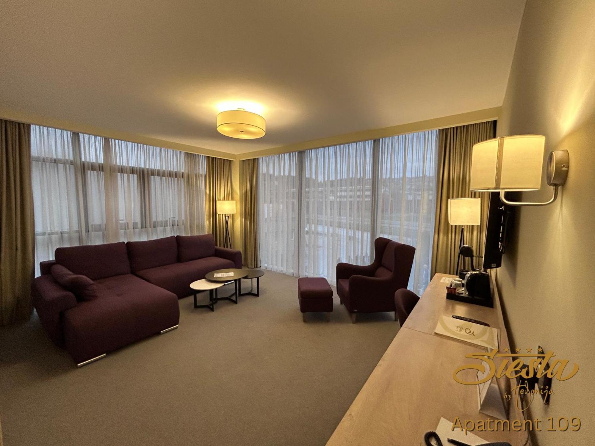 Hotel Siesta Uzice Ngoại thất bức ảnh